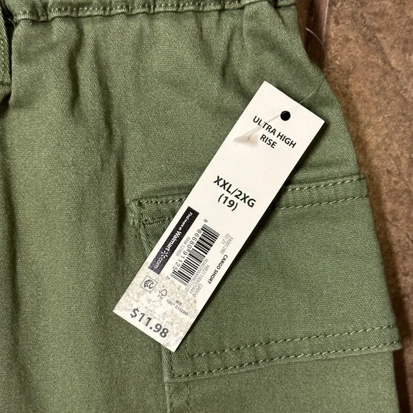 CARGO SHORTS - Picture 4 of 7